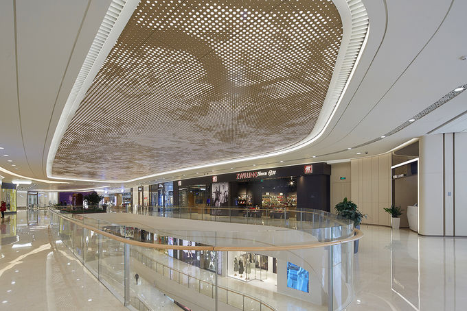 painéis de teto luxuosos do metal do ouro do revestimento de 2.5MM PVDF para a construção comercial do shopping