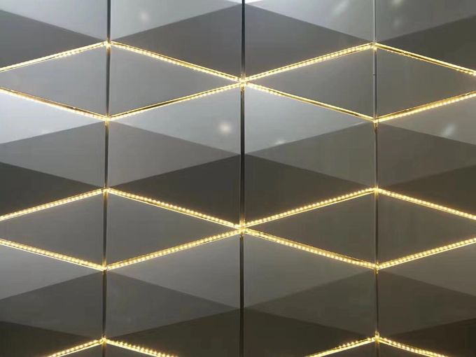 painéis de parede compostos do metal do ACP da forma 3D para o tamanho exterior 500 * 250mm da decoração